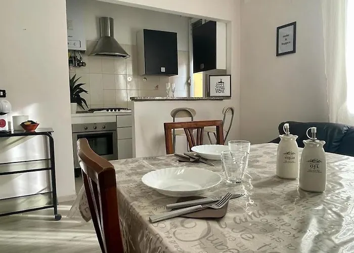 Easy House Centro Apartment Parma