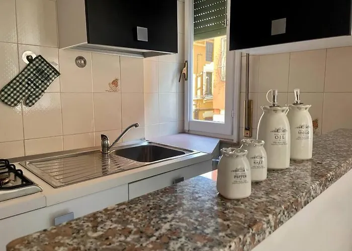 Apartment Easy House Centro Parma